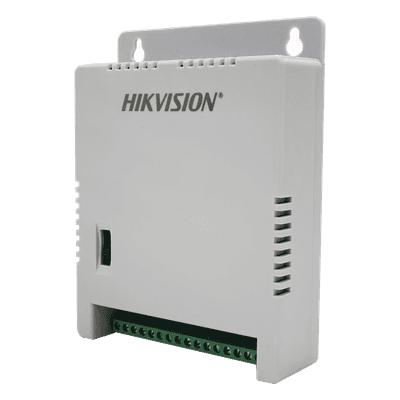 Fuente de Poder Regulada / 8 Salidas / 1 Amp por Salida / Voltaje Ajustable 12/13.5/15 VCC / Entrada 90-130 VCA / Filtro de Ruido para 4K
